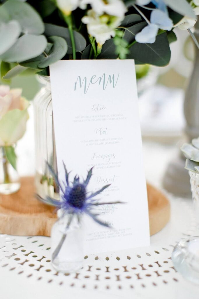 menu mariage élégant bleu pastel