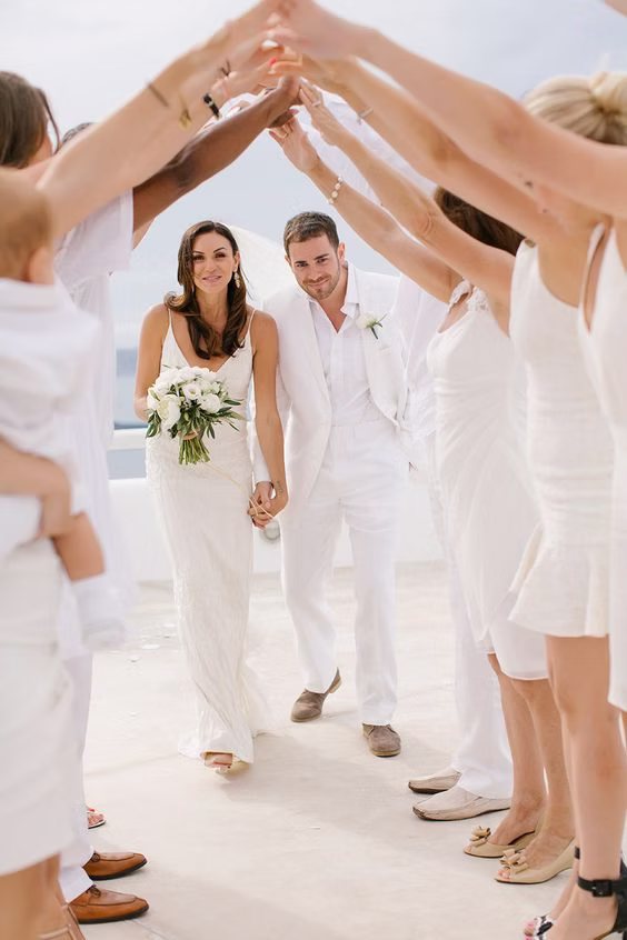 Sortie de cérémonie mariage haie d'honneur