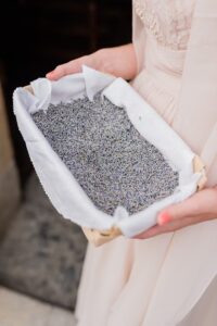 Sortie de cérémonie mariage lavande