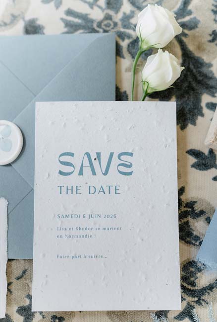 Save the date mariage original bleu et blanc avec des graines